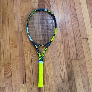 Excellent condition, Babolat Pure Aero 2023
Lite, grip size 2 (4 1/4)